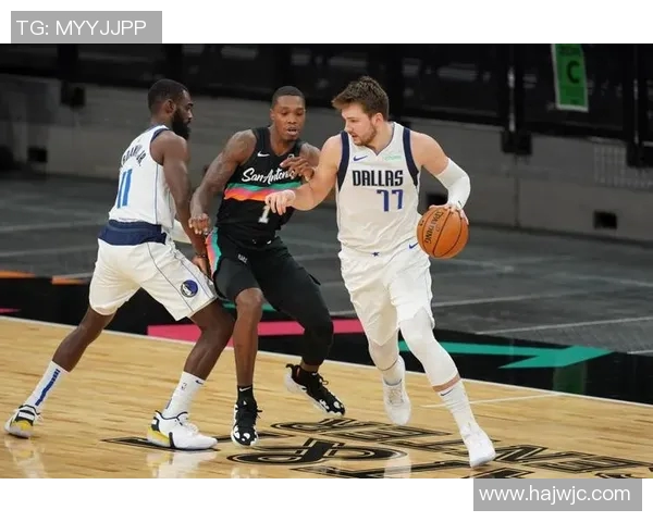 马刺第二节命中率58.6%轰下42分，上半场81-68领先独行侠